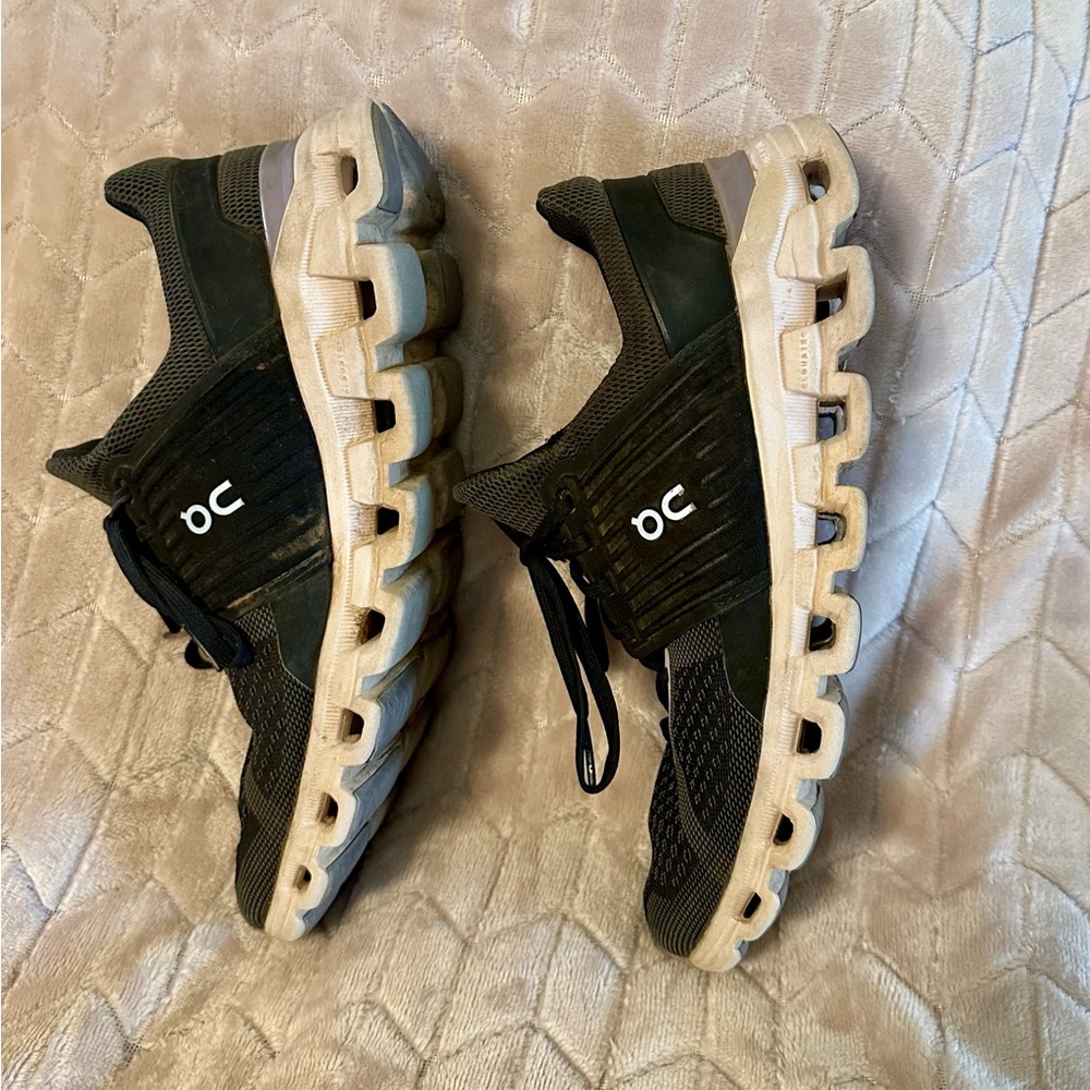 ON Women’s Cloudswift, Black Running Shoes, Size 9 - Picture 4 of 6